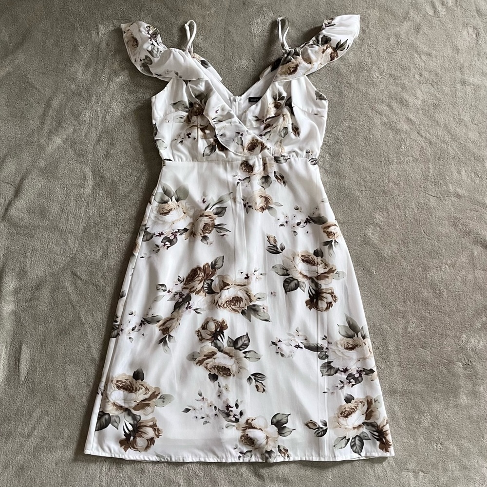 Boohoo Night Juanita cold shoulder floral frill midi skater dress - Picture 1 of 16